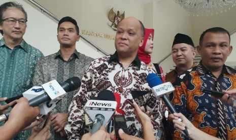 Pengusaha yang tergabung Ikatan Saudagar Muslim Se-Indonesia usai menemui Wakil Presiden Ma'ruf Amin di Kantor Wakil Presiden, Jakarta, Selasa (12/11).