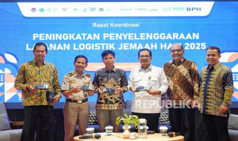 Rapat peningkatan layanan pengiriman logistik haji