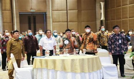 Penjabat (Pj) Gubernur Banten Al Muktabar menghadiri acara Rapat Koordinasi Daerah (Rakorda) Registrasi Sosial Ekonomi (Regsosek) 2022 yang dilaksanakan oleh BPS Provinsi Banten di hotel Novotel, Jalan Jenderal Sudirman No.1, Babakan, Tangerang City (Tangcity), Selasa (13/9/2022). 