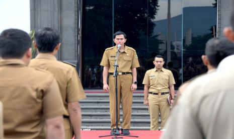 Penjabat Sekretaris Daerah Jawa Barat Taufiq Budi Santoso saat memimpin apel pagi, Senin (5/2/2024)