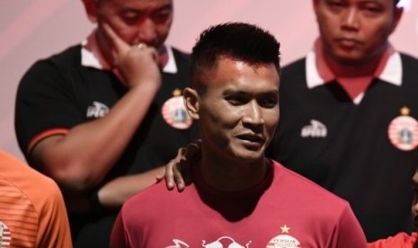 Penjaga gawang Persija Jakarta, Shahar Ginanjar. 