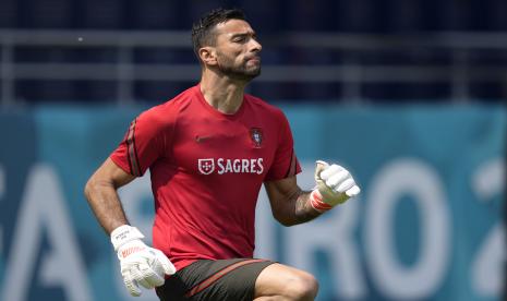 Penjaga gawang Portugal Rui Patricio dilaporkan akan memperkuat AS Roma musim depan.