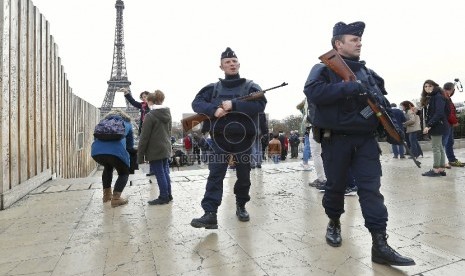 Penjagaan di Paris pascateror diperketat.