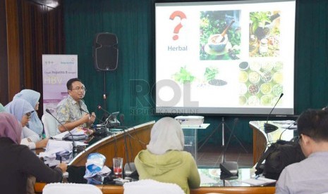 Penjelasan tentang vaksin pada 'Media Workshop' yang digelar PT Bio Farma (Persero) di Gedung Utama Bio Farma, Jl Pasteur, Kota Bandung, (Republika/Edi Yusuf)