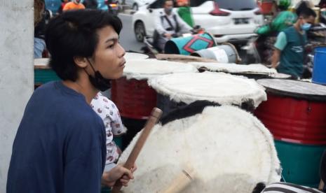 Penjual beduk di kawasan Tanah Abang, Jakarta Pusat