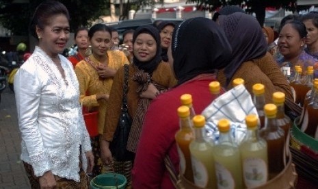 Penjual jamu gendong  (ilustrasi).