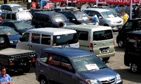 Penjualan Mobil Seken