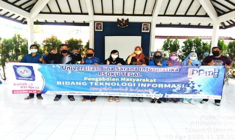 Pentingnya keterampilan public speaking membuat dosen Universitas BSI (Bina Sarana Informatika) Tegal edukasi masyarakat kelurahan Tegalsari, Sabtu (10/4). 