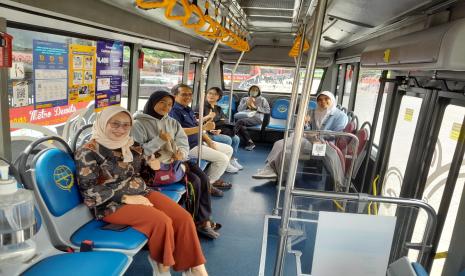 Penumpang disediakan Shuttle Bus gratis.