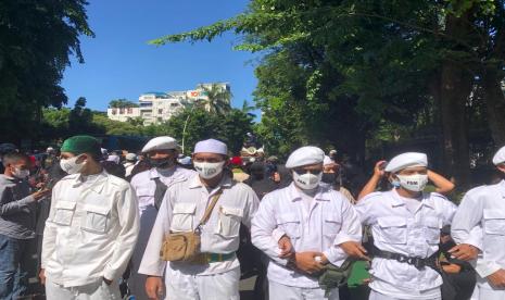 Penutupan akses menuju Patung Kuda, Jakarta Pusat, dilakukan pihak kepolisian mulai dari Kebon Sirih. Alhasil, beberapa massa reuni 212 tak bisa menembus barikade dan tersebar di beberapa lokasi. Kamis (2/12)