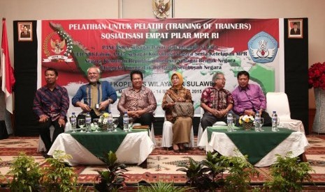 Penutupan sosialisasi empat pilar di Makassar.