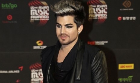 Penyanyi Adam Lambert.