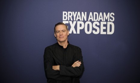 Penyanyi Bryan Adams positif Covid-19 untuk kedua kalinya dalam sebulan.