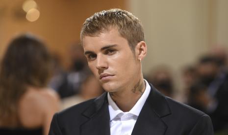 Penyanyi Justin Bieber. Beberapa hari setelah mengumumkan diagnosis Ramsay Hunt syndrome, Bieber membagikan perkembangan kesehatannya. Namun, unggahan di Instagram itu sudah dihapusnya.