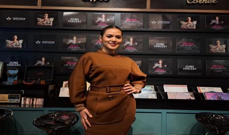 Penyanyi Raisa Andriana menggelar konferensi pers Raisa Live in Concert Stadion Utama Gelora Bung Karno (SUGBK) di Jakarta, Kamis (27/10).