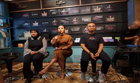 Penyanyi Raisa Andriana menggelar konferensi pers Raisa Live in Concert Stadion Utama Gelora Bung Karno (SUGBK) di Jakarta, Kamis (27/10/2022). Selain Raisa, girlband asal Korea Selatan Blackpink juga akan menggelar konser di Staidon Utama GBK.