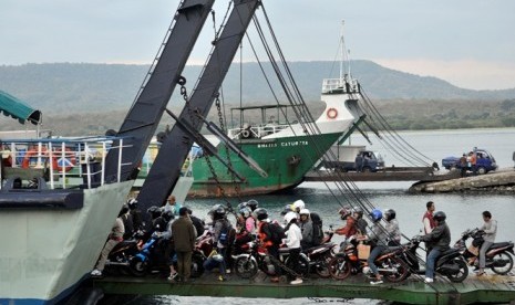 Penyebrangan di Pelabuhan Gilimanuk