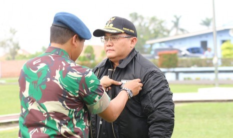 Penyematan Wing Terbang Layang kepada Bupati Musi Banyuasin Dodi Reza di Pangkalan Udara Sri Mulyono Herlambang (SMH), Palembang, Senin (20/1/2020).