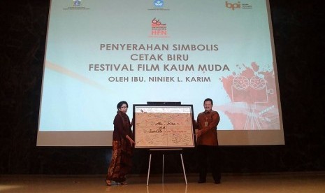 Penyerahan simbolik cetak biru festival film kaum muda