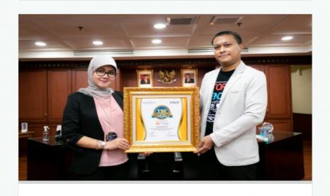 Penyerahan Top Official Store Award 2021. 