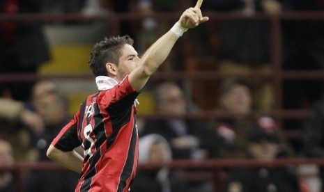 Penyerang AC Milan, Alexandre Pato, usai mencetak gol ke gawang Malaga, Rabu (7/11) dini hari. Partai lanjutan Grup C Liga Champions di San Siro, Milan, tersebut berakhir 1-1.