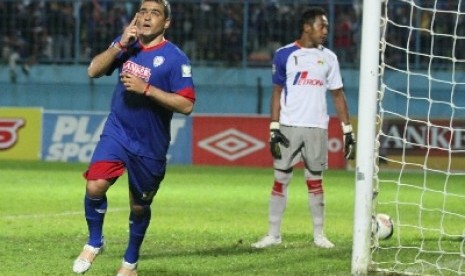 Penyerang Arema ICronus, Cristian Gonzales.