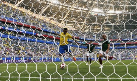 Penyerang Brasil saat menjebol gawang Meksiko di babak 16 besar Piala Dunia 2018. 