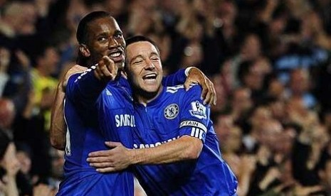 Penyerang Didier Drogba dan kapten John Terry.