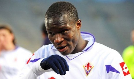 Penyerang Fiorentina Khouma Babacar.