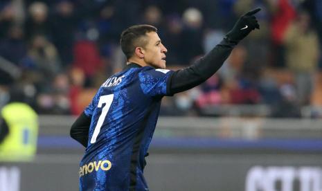 Penyerang Inter Milan Alexis Sanchez menjadi penentu kemenangan timnya atas Juventus pada final Piala Super Italia, Kamis (13/1/2022).