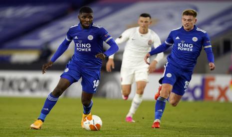 Penyerang Leicester City Kelechi Iheanacho (kiri) saat menghadapi Zorya Luhansk.