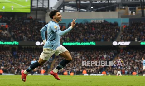 Penyerang Manchester City Omar Marmoush merayakan golnya ke gawang Newcastle United dalam lanjutan Liga Primer Inggris.