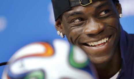 Penyerang Mario Balotelli.