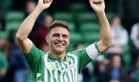 Penyerang Real Betis Joaquin menjdi pencetak hat-trick tertua di Liga Spanyol.