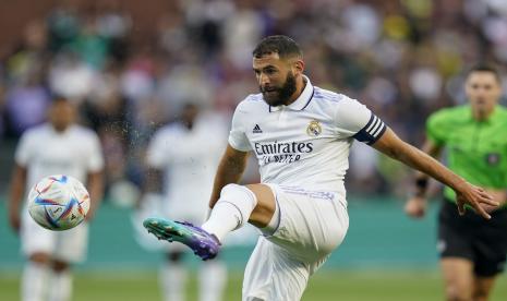  Penyerang Real Madrid Karim Benzema. Ia satu-satunya striker murni yang dimiliki Real Madrid.