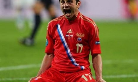 Penyerang Rusia, Alan Dzagoev untuk sementara memimpin daftar topskorer Piala Eropa 2012 dengan dua gol.