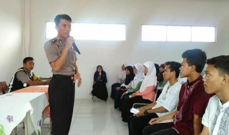 Penyuluhan narkoba di SMP Juara Bandung.