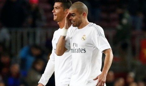 Pepe (kanan) bersama Cristiano Ronaldo