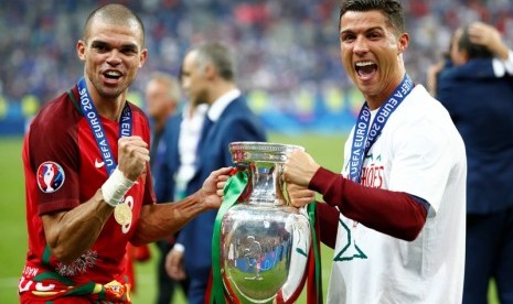 Pepe (kiri) dan Cristiano Ronaldo