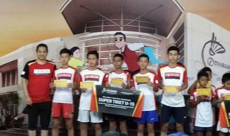 Peraih super tiket audisi umum Djarum Beasiswa Bulutangkis 2018 di GOR Jati, Kudus, Kamis (6/9). Kudus menjadi kota terakhir sebelum dilaksanakan final yang akan digelar pada 7-9 September. 