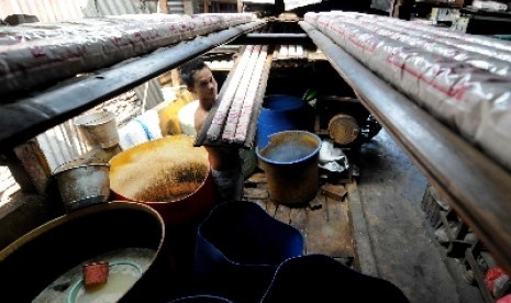 Perajin tempe menghentikan produksinya