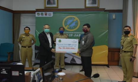 Perangi Covid-19, bank bjb syariah Salurkan Bantuan