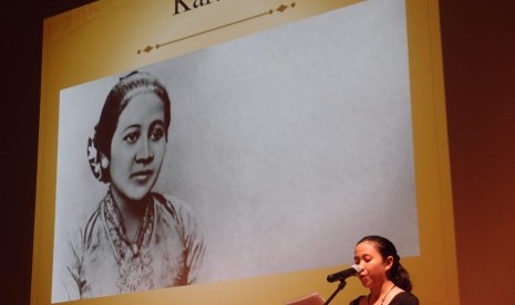 Perayaan Hari Kartini dilakukan dalam beragam cara di Indonesia.