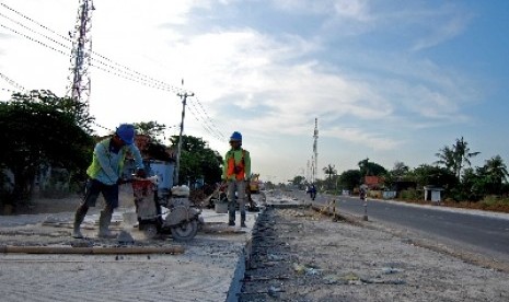 Perbaikan dan pelebaran ruas jalan Pantura Indramayu-Cirebon