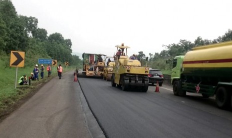 Perbaikan di ruas jalan tol Purbaleunyi, Jawa Barat