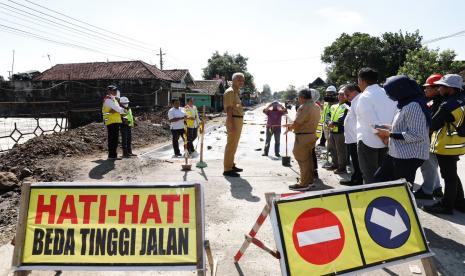 Perbaikan jalan di Jawa Tengah (ilustrasi). 