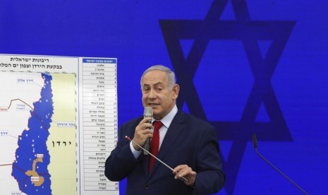 Perdana Menteri Israel Benjamin Netanyahu. Pejabat keamanan Israel akan melihat peta wilayah Tepi Barat yang hendak dianeksasi. Ilustrasi.