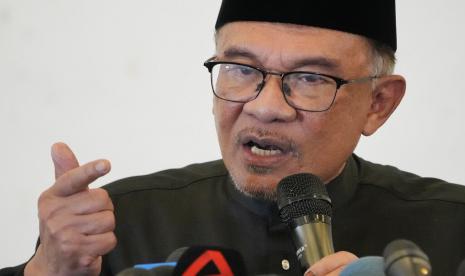 Perdana Menteri Malaysia Anwar Ibrahim pada Jumat malam (2/12/2022) meluncurkan susunan kabinetnya dan akan melantiknya pada Sabtu (3/12/2022)