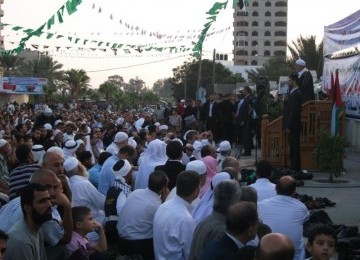 Perdana Menteri Palestina Ismail Haniyah, saat memberikan khutbah Idul Fitri 1432 Hijriyah di Jalur Gaza, Palestina.