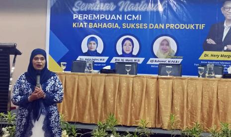 Perempuan Ikatan Cendekiawan Muslim se-Indonesia (Perempuan ICMI) mengecam aturan terbaru yang meminta petugas Pasukan Pengibar Bendera Pusaka (Paskibraka) Muslimah untuk mencopot jilbabnya saat bertugas.